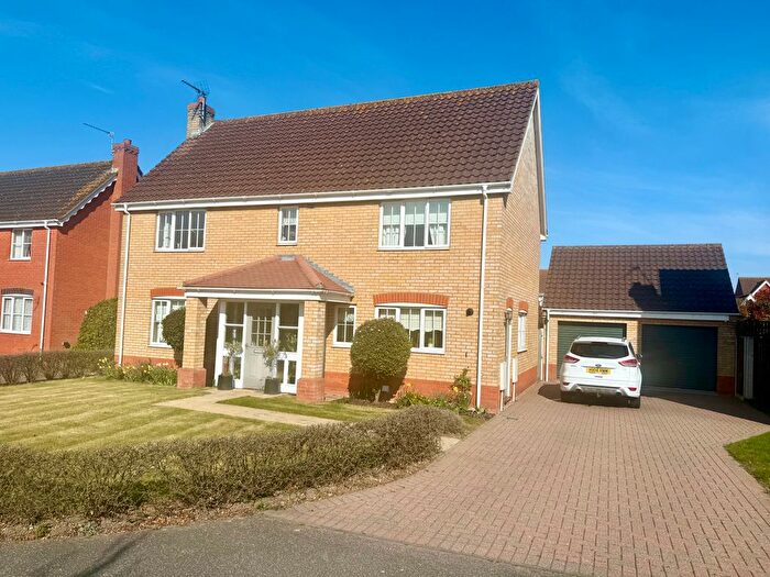 4 Bedroom Detached House For Sale In Hobbs Way, Hopton, Great Yarmouth, NR31