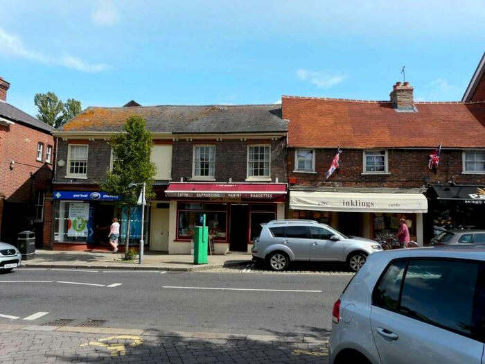 1 Bedroom Flat To Rent In High Street, Hungerford, RG17