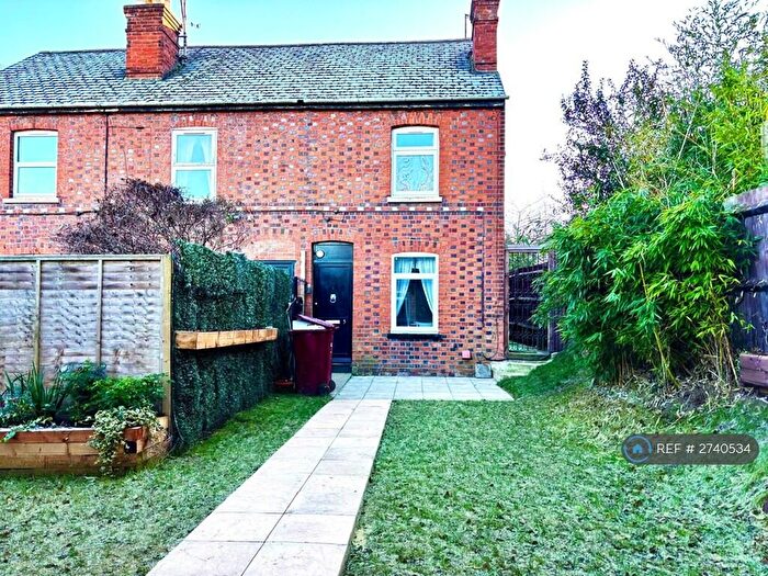 3 Bedroom End Of Terrace House To Rent In Hawk Cottage, Reading, RG1