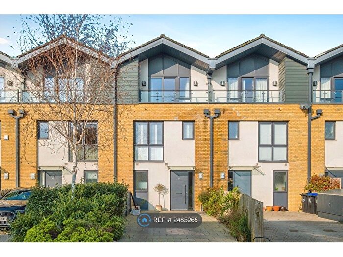 4 Bedroom Terraced House To Rent In Sycamore Avenue, Woking, GU22