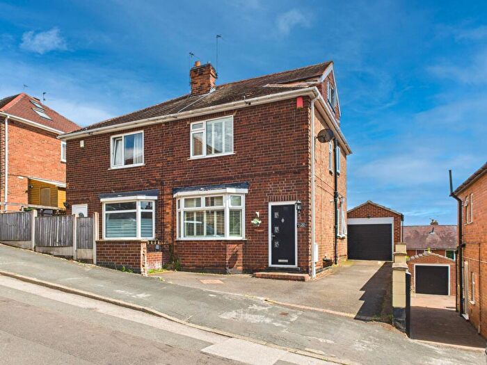4 Bedroom Semi-Detached House For Sale In Besecar Avenue, Gedling, Nottingham, NG4