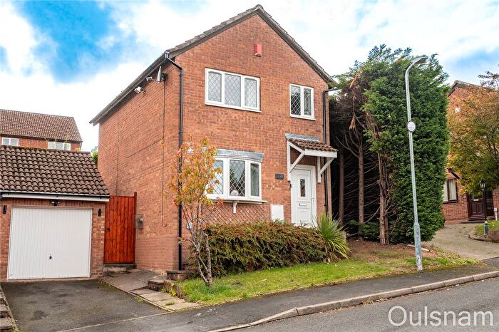 3 Bedroom Detached House For Sale In Tollhouse Road, Stoke Heath, Bromsgrove, Worcestershire, B60