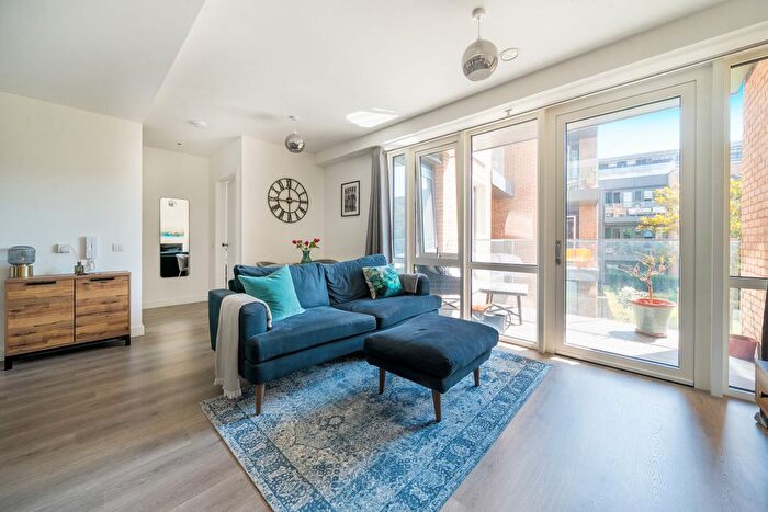 Studio For Sale In Glenthorne Road, London, W6