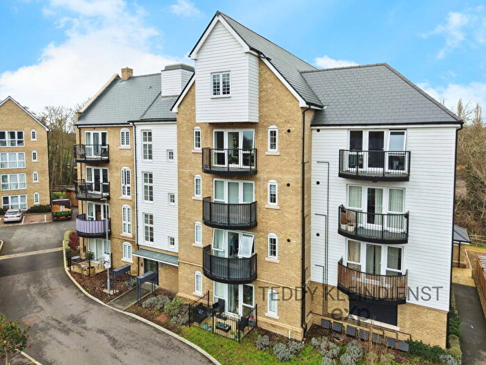 1 Bedroom Flat For Sale In Gunpowder Road, Worcester Park, KT4