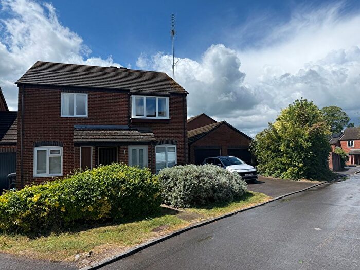 2 Bedroom Flat For Sale In King James Way, Henley On Thames, Oxon, RG9