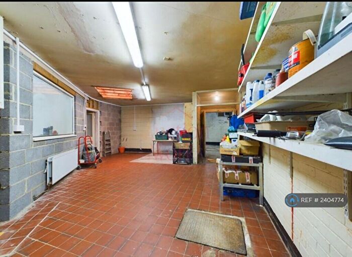 2 Bedroom End Of Terrace House To Rent In Grantham Road, Newcastle Upon Tyne, NE2