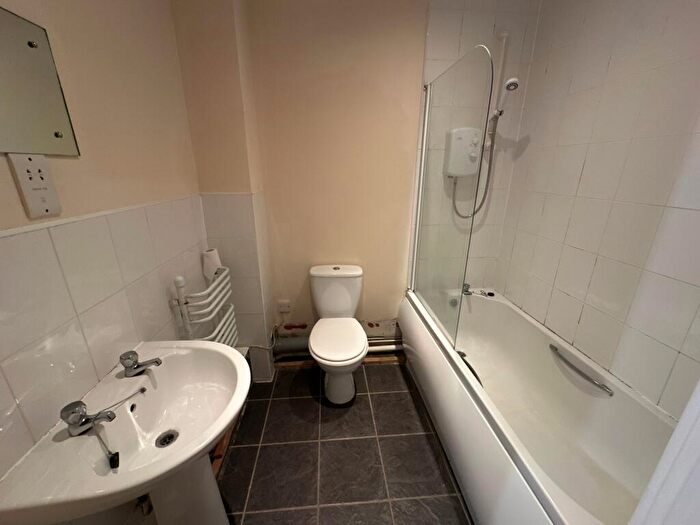 2 Bedroom Flat For Sale In Goosemoor Lane, Goosemoor House, B23