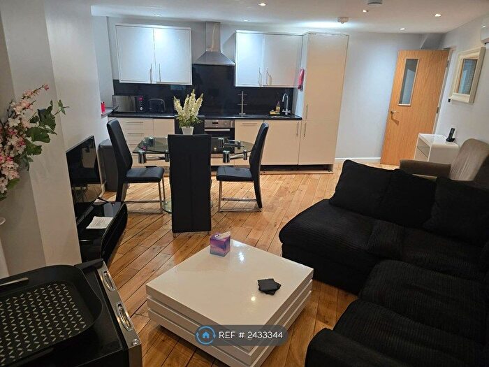 2 Bedroom Flat To Rent In Creative House, London, SW8