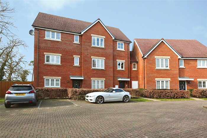 2 Bedroom Flat For Sale In Rothschild Drive, Sarisbury Green, Southampton, Hampshire, SO31