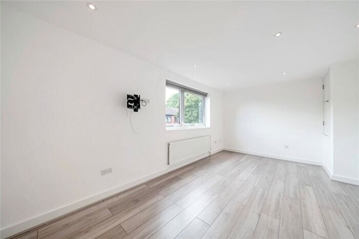 1 Bedroom Apartment To Rent In Worcester Mews, West Hampstead, London, NW6