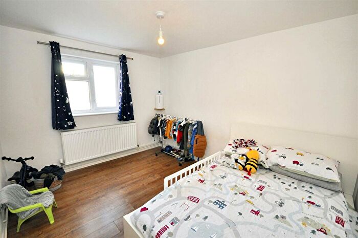 2 Bedroom Flat To Rent In Crown Way, Leamington Spa, CV32