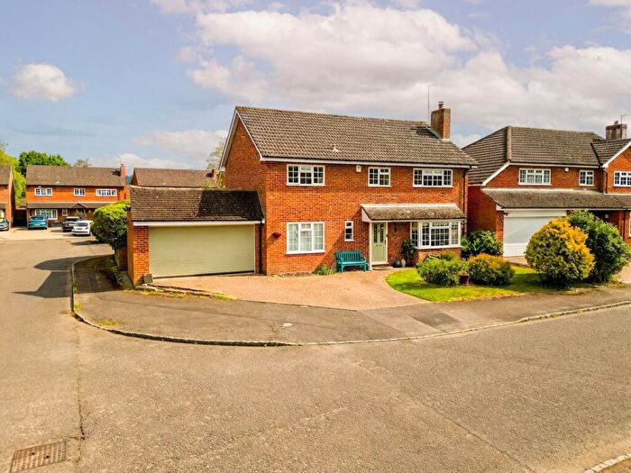 4 Bedroom Detached House For Sale In Watermill Way, Weston Turville, HP22