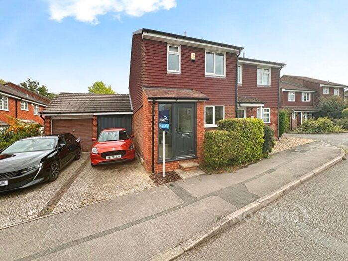 2 Bedroom Semi Detached House For Sale In Durand Road, Earley, Reading, RG6