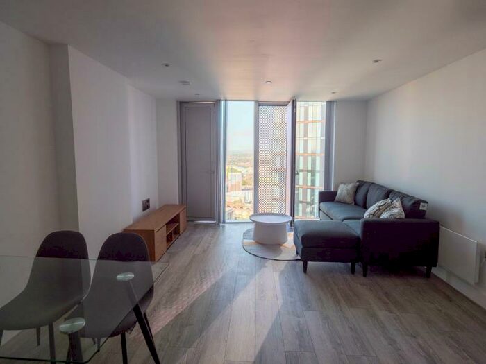 2 Bedroom Apartment To Rent In The Blade, Manchester, M15