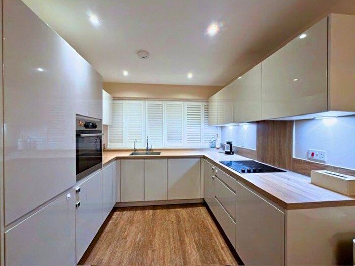 4 Bedroom End Terrace House To Rent In Acorn Way, BR6