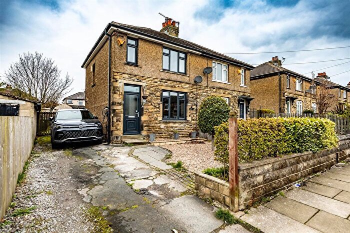 2 Bedroom Semi-Detached House For Sale In Eastbury Avenue, Bradford, BD6