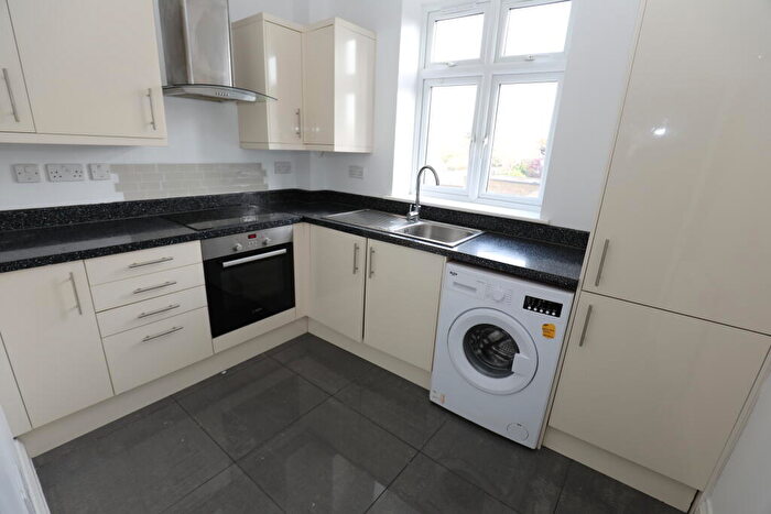 1 Bedroom Flat To Rent In Main Road, Romford, London, RM2