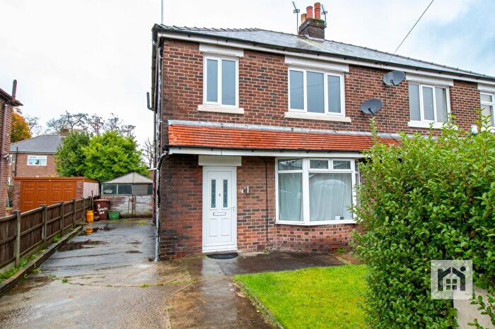 3 Bedroom Semi Detached House For Sale In Stanley Avenue, Farington, PR25