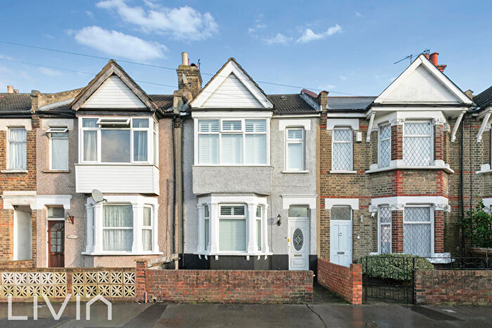 3 Bedroom Terraced House For Sale In Stretton Road, Croydon, Surrey, CR0