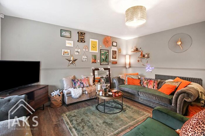 3 Bedroom Detached House For Sale In Frampton Gardens, Littleover, DE23