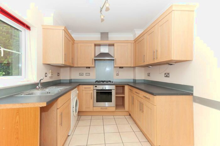 4 Bedroom Town House To Rent In Wolage Drive Grove, OX12