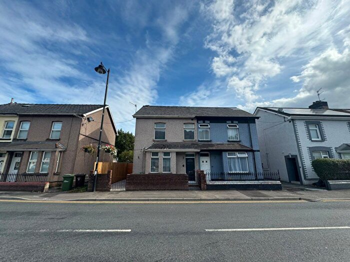 3 Bedroom Property To Rent In Commercial Street, Pontymister, Risca, NP11