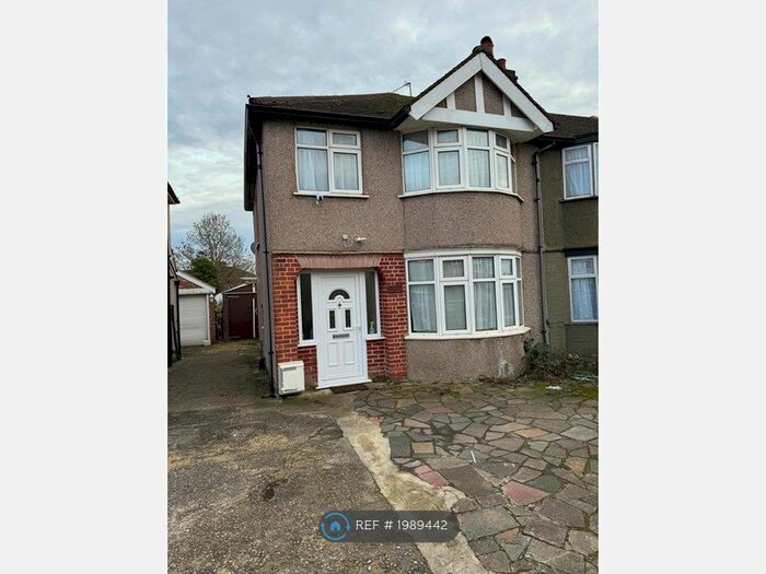 4 Bedroom Semi-Detached House To Rent In Eastcote Lane, Harrow, HA2