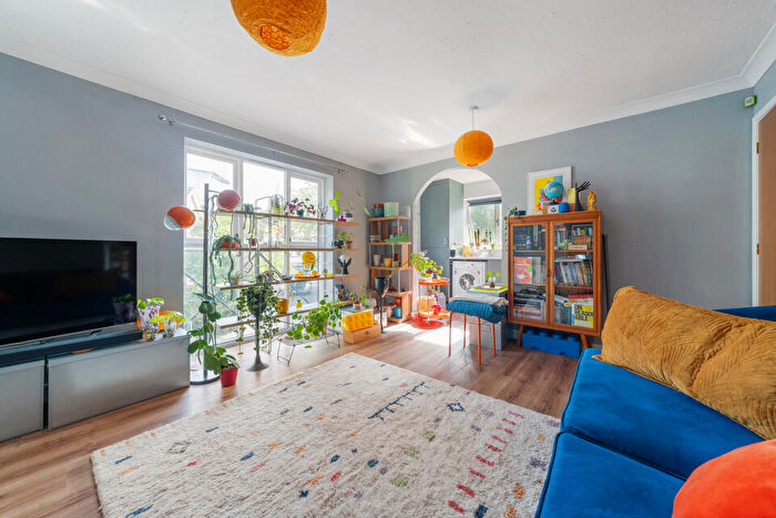 1 Bedroom Flat For Sale In Water Lane, New Cross, SE14