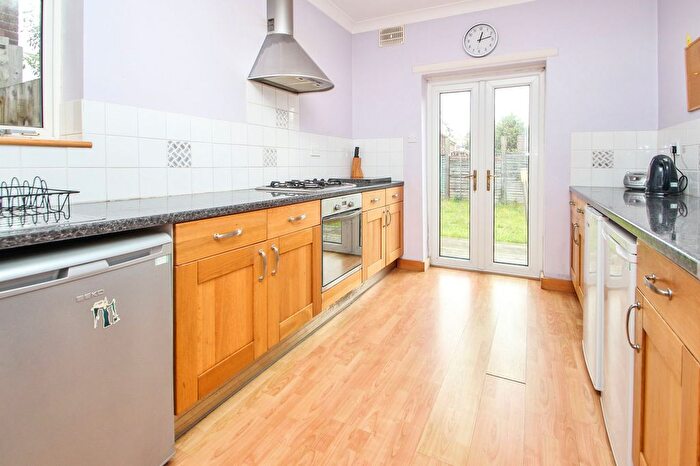 4 Bedroom Property To Rent In Edgehill Road, Bournemouth, BH9