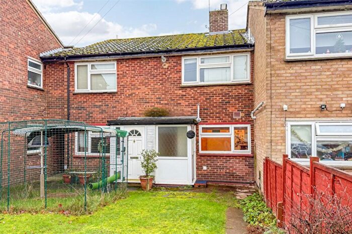 2 Bedroom Apartment For Sale In Shottfield Close, Sandridge, St. Albans, Hertfordshire, AL4