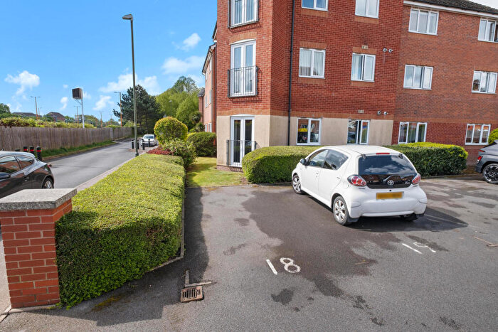 2 Bedroom Flat For Sale In Garrington Road, Bromsgrove., B60