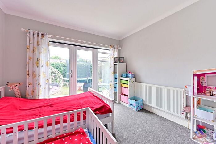 1 Bedroom Flat To Rent In Roehampton High Street, Roehampton, London, SW15