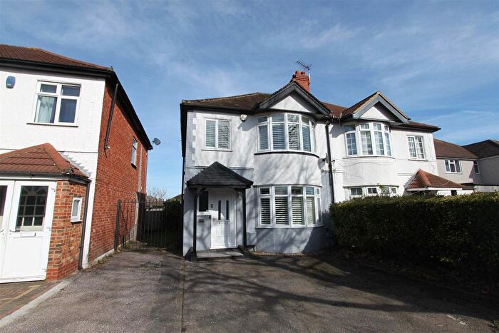 3 Bedroom Semi Detached House For Sale In Sidcup Road, London, SE9