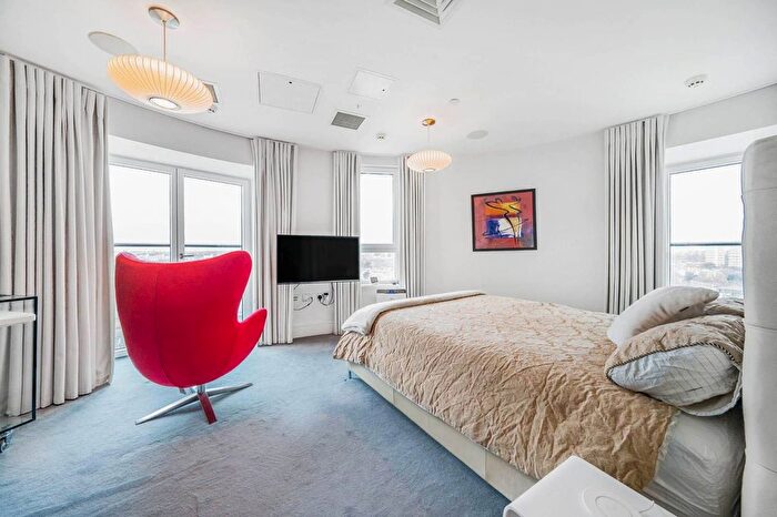 2 Bedroom Flat To Rent In The Library Building, Clapham High Street, London, SW4