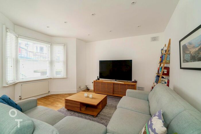2 Bedroom Flat To Rent In Corinne Road, Tufnell Park, N19