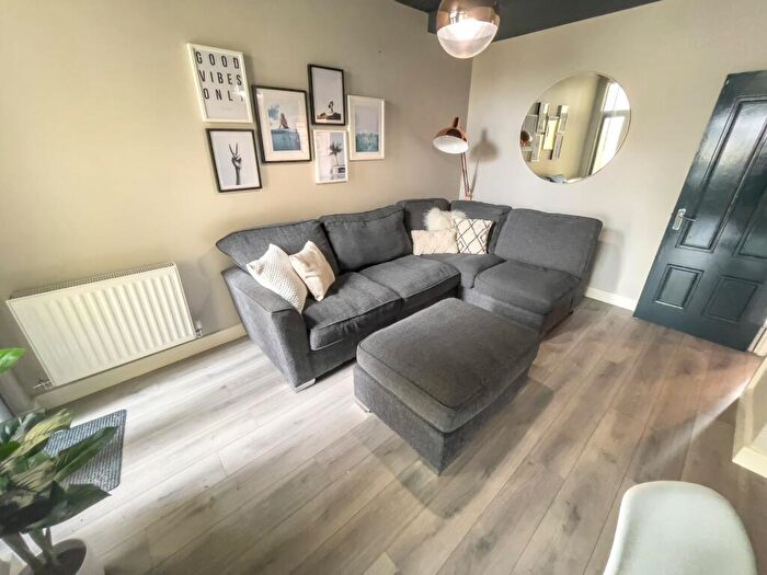 5 Bedroom House To Rent In Romer Road, L6