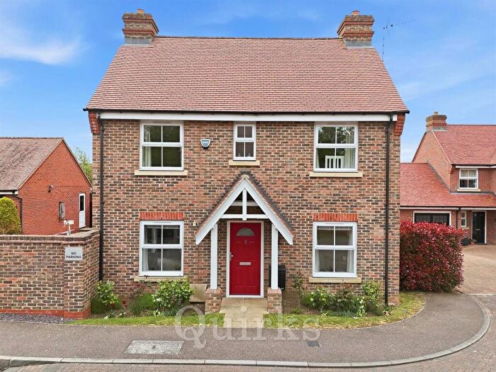 4 Bedroom Detached House For Sale In Bell Hill Close, Billericay, CM12