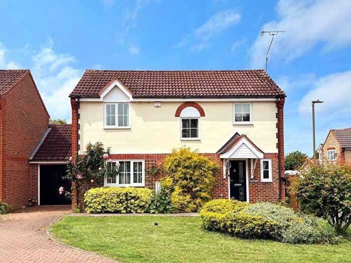 3 Bedroom Link Detached House For Sale In Berners Way, Faringdon, SN7