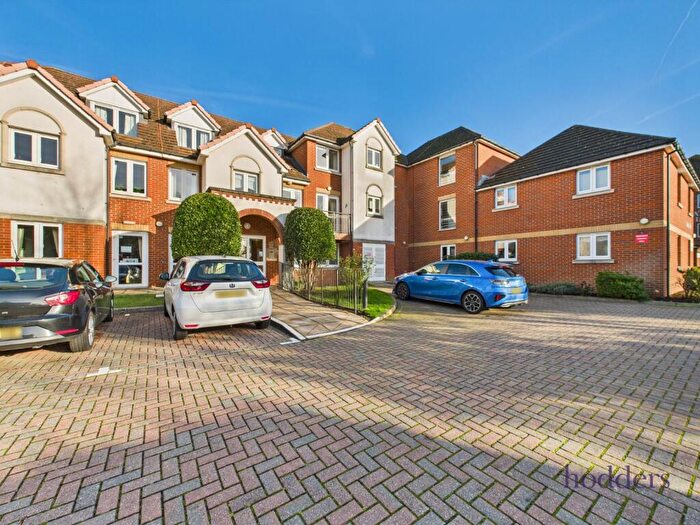 2 Bedroom Apartment For Sale In Addlestone, Surrey, KT15