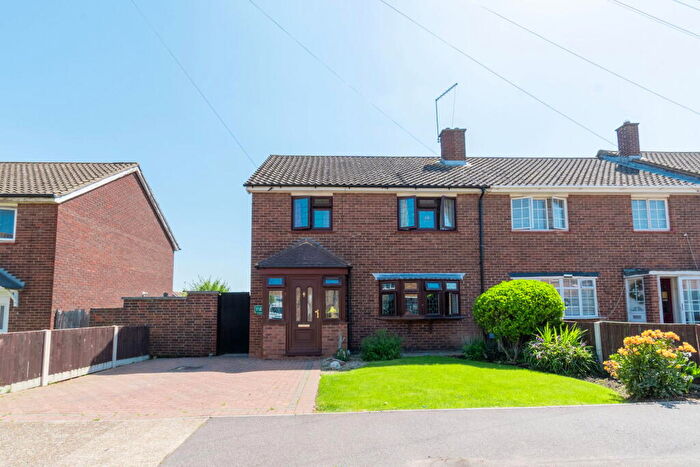 3 Bedroom End Of Terrace House For Sale In Dacre Crescent, Aveley, South Ockendon, RM15