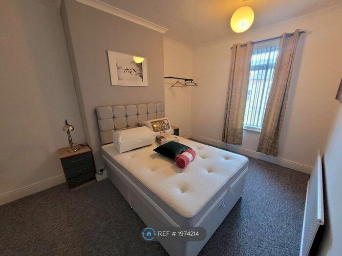 5 Bedroom End Of Terrace House To Rent In Greenbank Road, Darlington, DL3