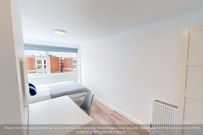 6 Bedroom House To Rent In Yew Tree Close, EX4