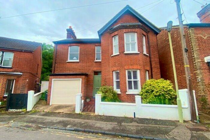 5 Bedroom Detached House To Rent In Gardner Road, Guildford, GU1