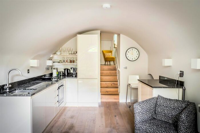 1 Bedroom Flat To Rent In Quarry Street, Guildford, GU1