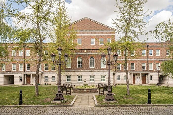 2 Bedroom Flat To Rent In The Highway, Wapping, E1W