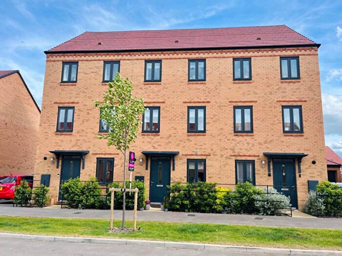 4 Bedroom Town House For Sale In Baileys Crescent, Abingdon, OX14