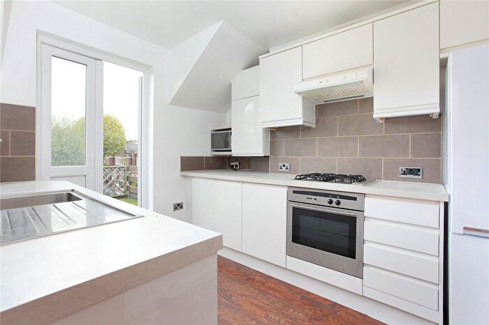 2 Bedroom Flat To Rent In Trinity Road, Wandsworth, SW17