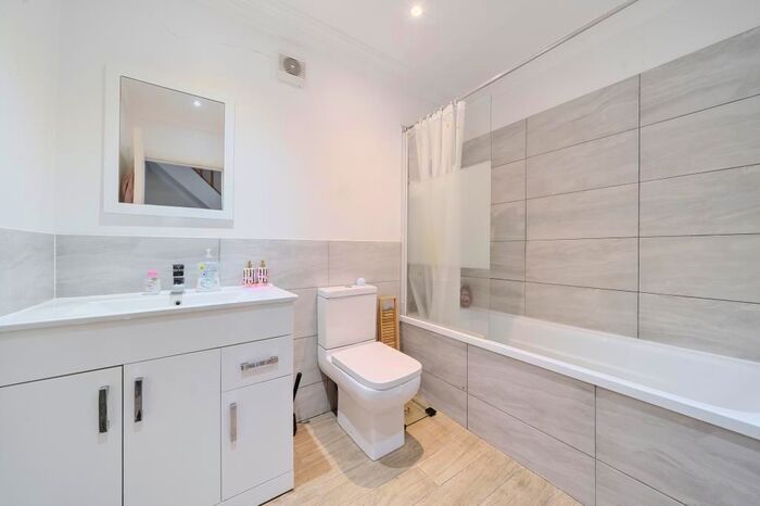 3 Bedroom End Of Terrace House For Sale In High Wycombe, Buckinghamshire, HP13