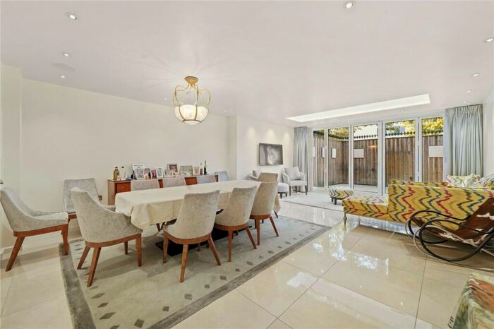 5 Bedroom Terraced House To Rent In The Marlowes, St Johns Wood, London, NW8