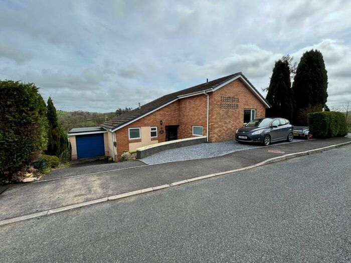5 Bedroom Detached House For Sale In Bron Y Glyn Estate, Bronwydd Arms, Carmarthen, SA33